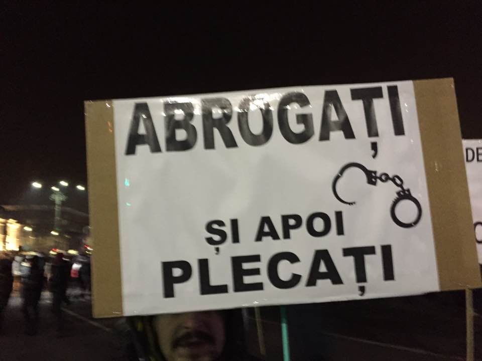 Protest, duminică seară, la Suceava, față de subordonarea politică a justiției