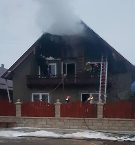Incendiu cu pagube de 60.000 de lei produs la Maneuți FOTO