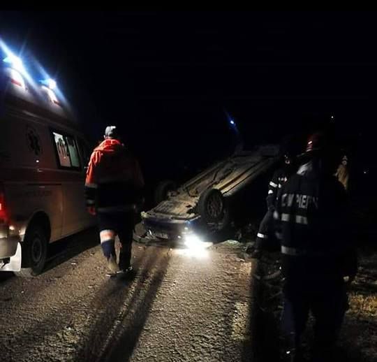 Accident rutier cu cinci victime după ce un șofer a pătruns cu mașina pe contrasens VIDEO
