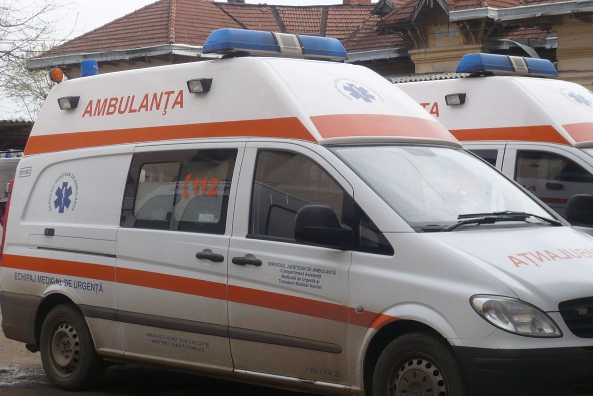 O fetiță din Marginea a ajuns în stare gravă la spital, după ce a fost lovită de o mașină