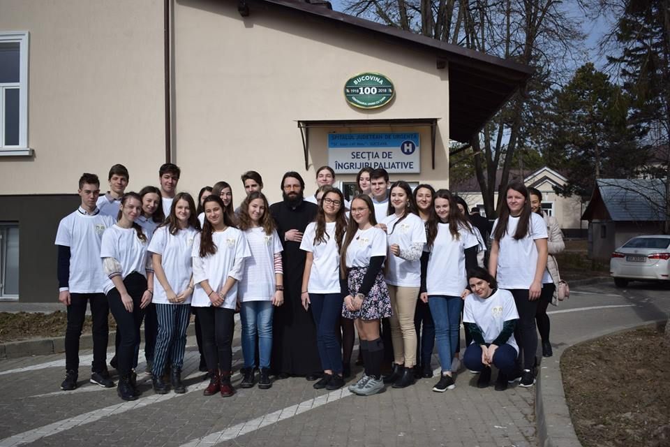 Campania "O floare, o rază de soare" FOTO