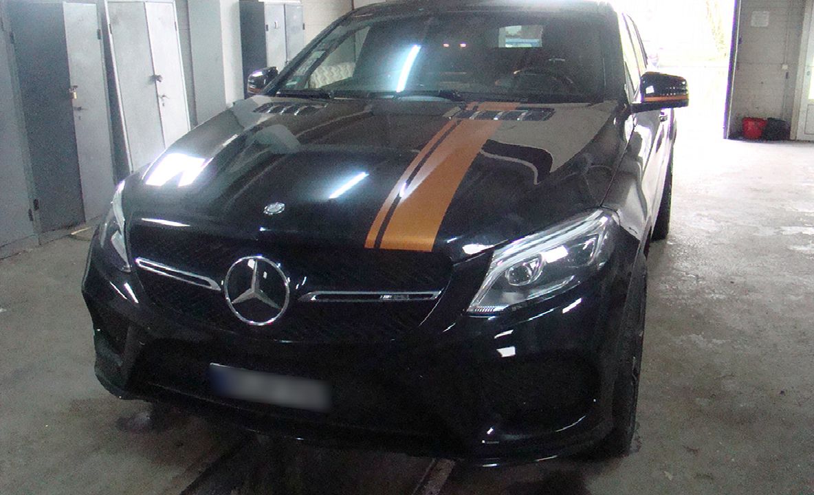 Autoturism de lux în valoare de 74.000 euro, căutat de autoritățile din Germania, depistat în P.T.F. Siret FOTO