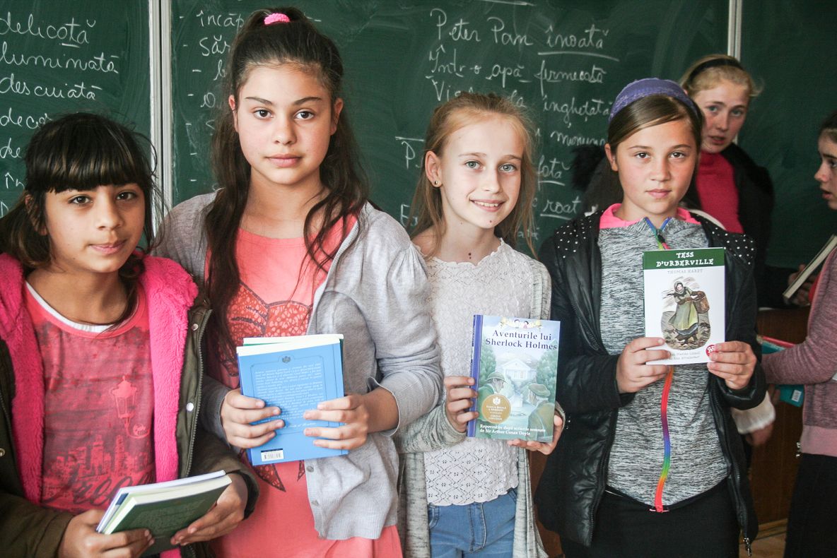 Peste cinci mii de cărți donate copiilor din județul Suceava