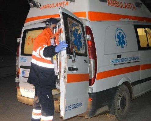 Un bărbat din Drăgușeni a fost luat la bătaie de doi vecini