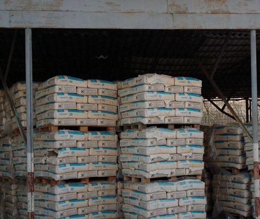 Cimentul nefolosit la inundațiile din 2008, redistribuit primăriilor din județ