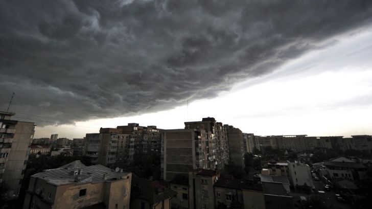 Informare meteo de ploi torențiale, vijelii și grindină