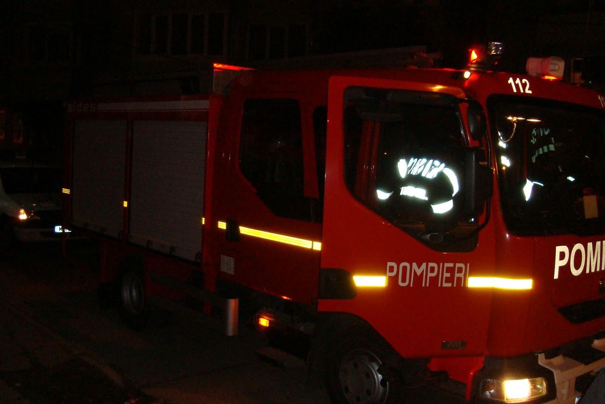 Un șofer beat a adormit la volan cu motorul pornit. Cum s-a terminat totul