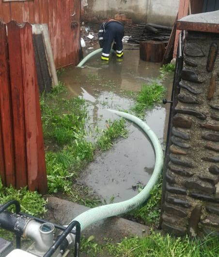 Efectele ploilor abundente în județul Suceava FOTO