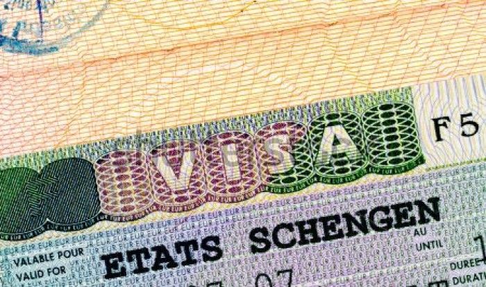 Un kârgâz a încercat să intre în țară cu o viză Schengen falsă
