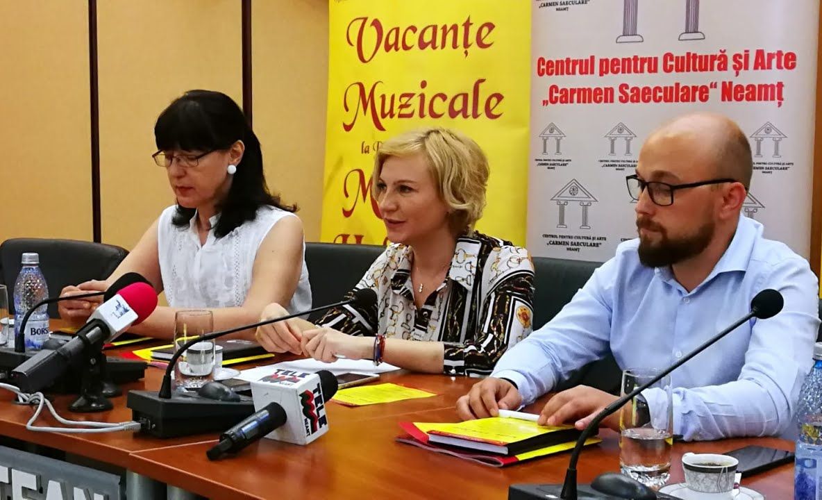 Două persoane au fost rănite după ce autoturismul în care se aflau s-a răsturnat în zona podului de la Șcheia FOTO