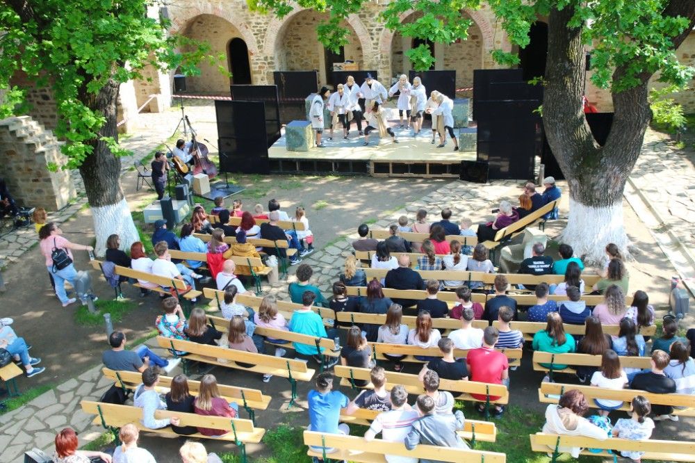 Peste 7.500 de spectatori la Zilele Teatrului „Matei Vișniec” Suceava