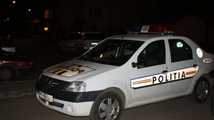 Băut și fără permis, un tânăr din Vulturești s-a răsturnat cu mașina