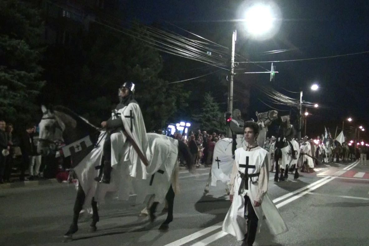 "Parada cu făclii" a Festivalului Medieval urmărită de mii de suceveni VIDEO