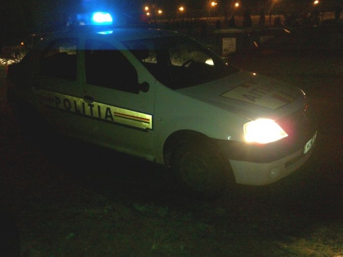 Trei tineri, prinși la scurt timp după ce au furat dintr-un magazin din Ilișești