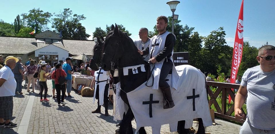 Aproape 27.000 de spectatori la Festivalul Medieval de la Suceava