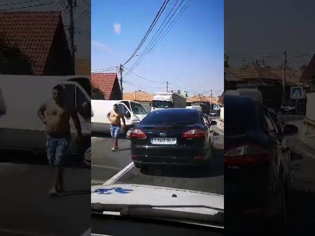 Casă cuprinsă de flăcări în localitatea Lămășeni