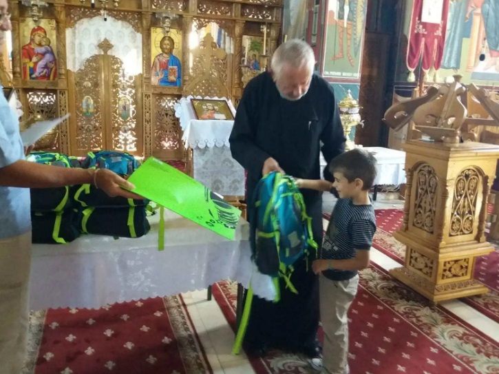 Bărbat acoperit de pietre în timp ce curăța o fântână, la Frătăuții Noi