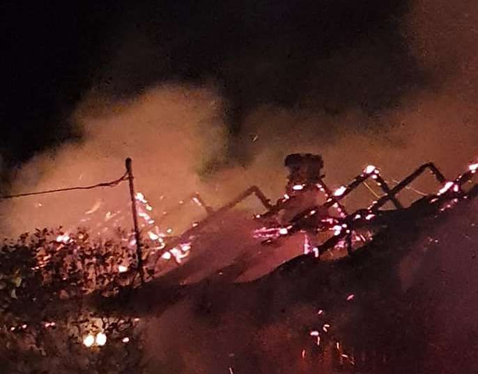 Incendiul în care doi soți au murit arși de vii a pornit de la o lumânare VIDEO