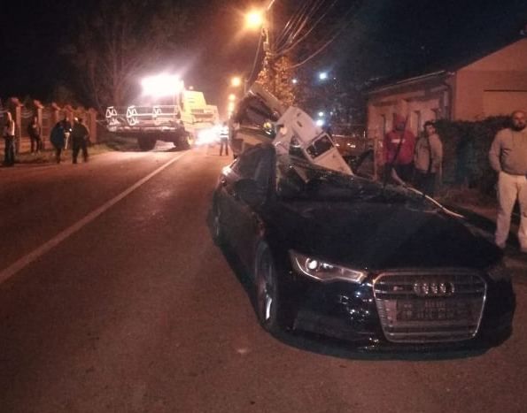 Cauza accidentului rutier în care un autoturism a intrat în coliziune cu o combină agricolă FOTO