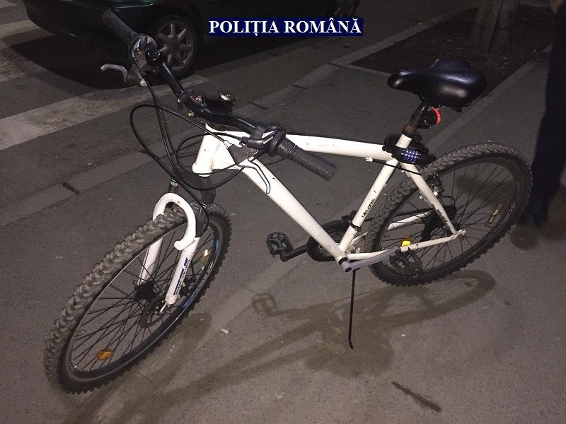 Recidivist reținut după ce a furat o bicicletă