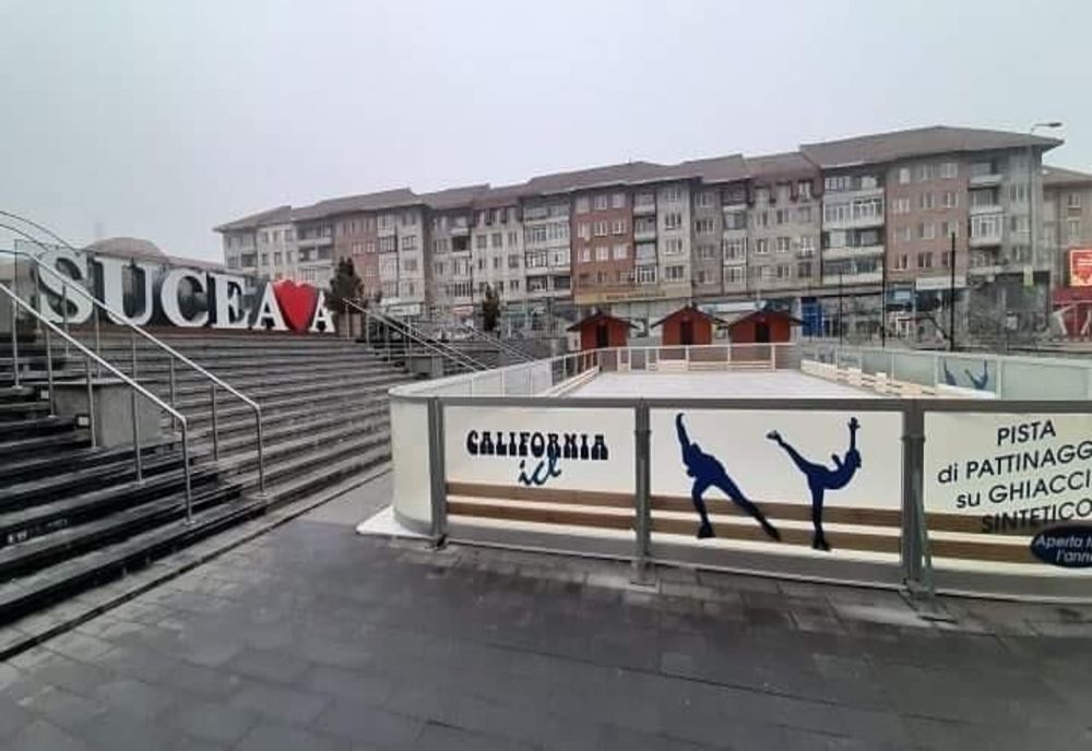 Patinoarul sintetic din centrul municipiului Suceava se deschide de astăzi