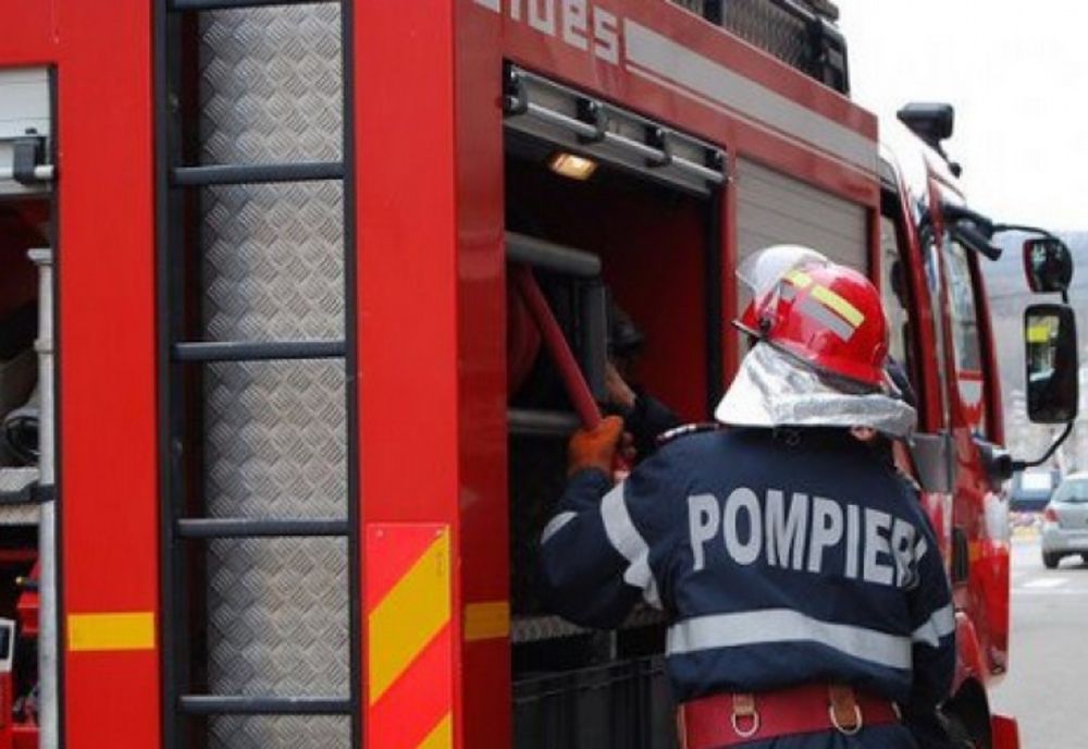 Incendiu la o casă din Rădăuți. Proprietara a avut nevoie de îngrijiri medicale
