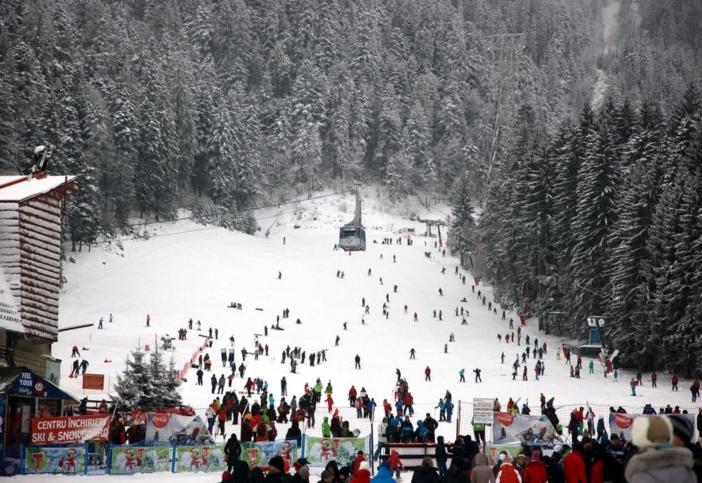 Cât au cheltuit turiștii de Revelion?