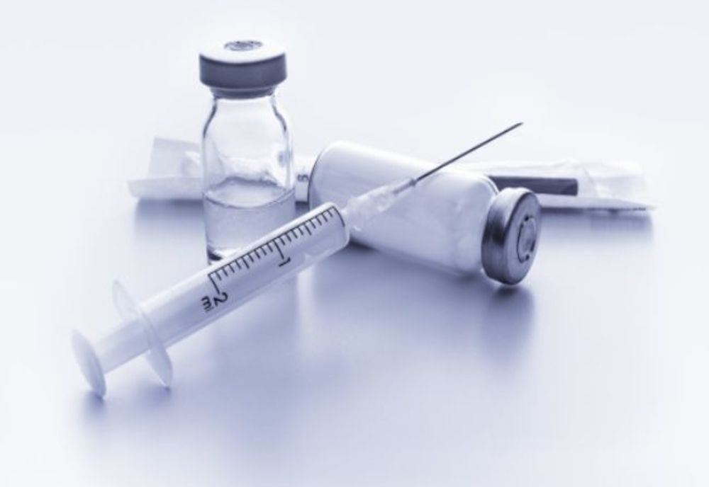 Cinci vaccinuri experimentale anti-COVID-19, testate pe om