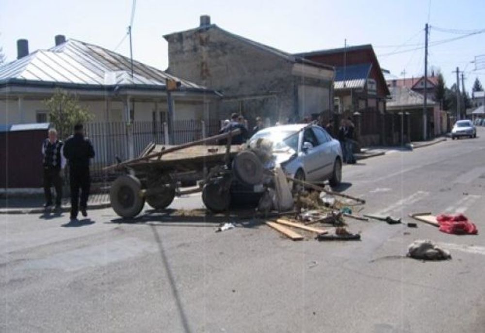 Nu a păstrat distanța și a intrat într-o căruță. Căruțașul a ajuns la spital