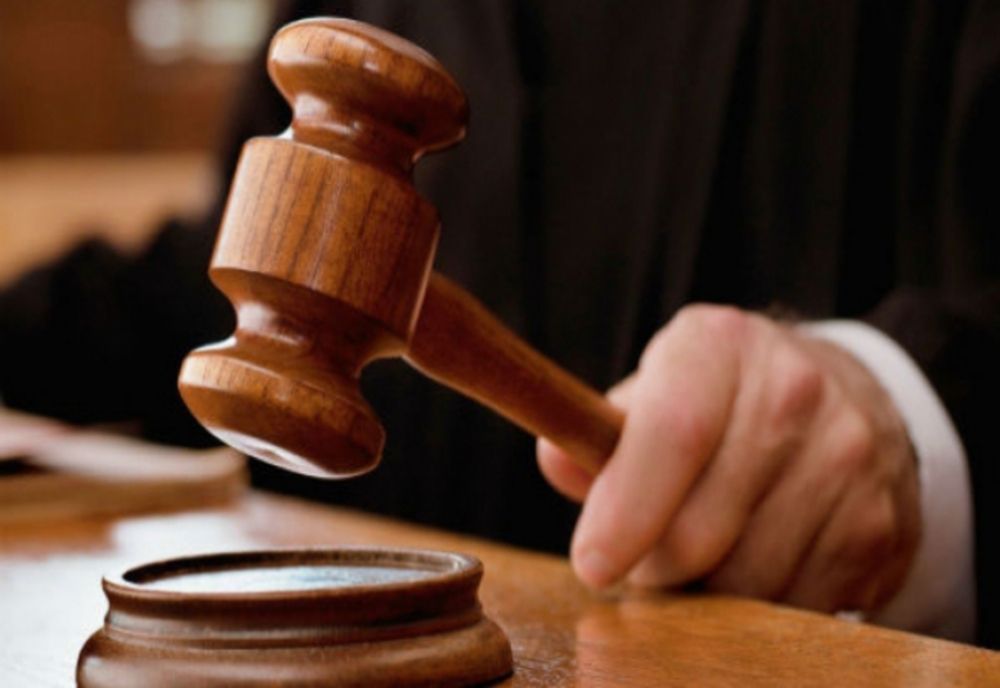 Primarul și viceprimarul comunei Rîșca, inculpați într-un dosar de fraudare a fondurilor europene