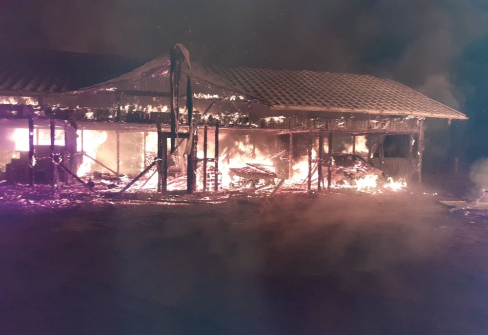 Incendiu devastator în comuna Șaru Dornei (FOTO/ VIDEO)