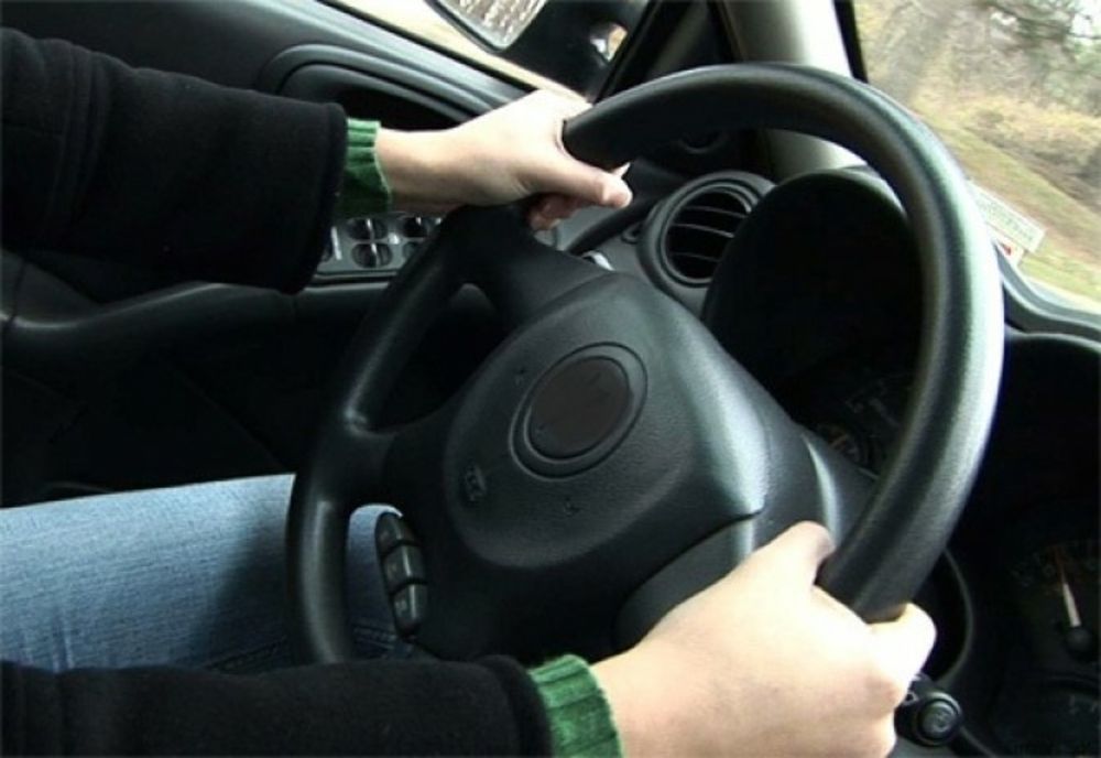 Teribilisism de adolescent! A făcut mașina părinților praf, a ajuns la spital și are dosar penal
