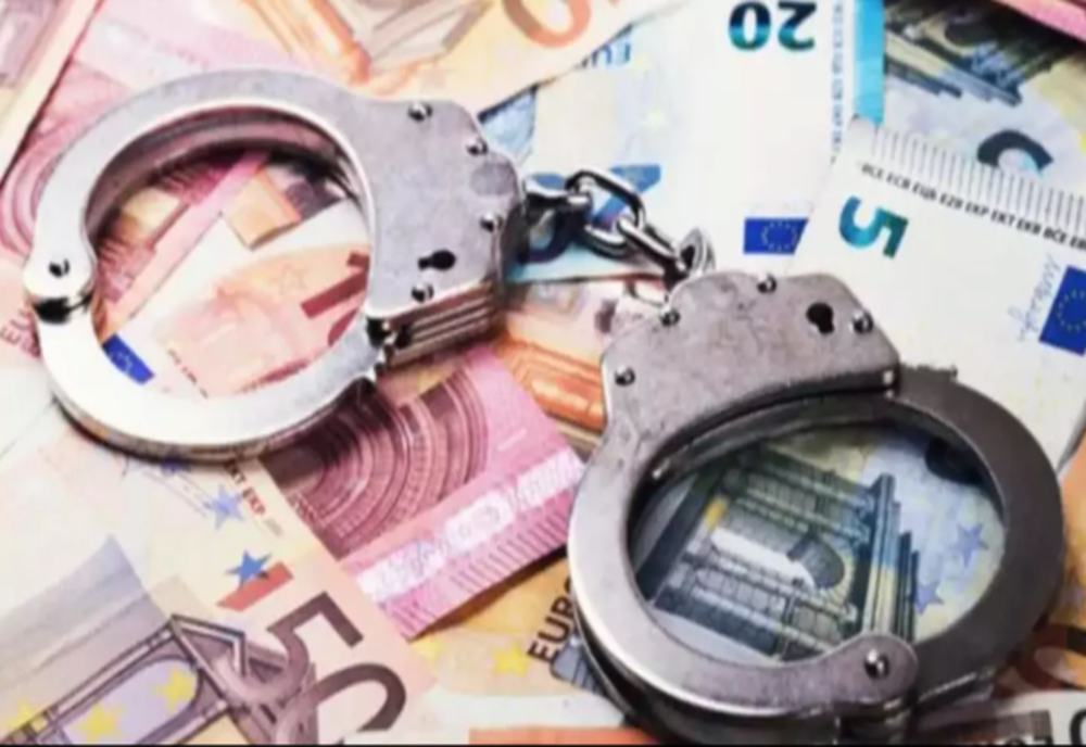 Ce sume primea ca mită șeful de la Permise și Înmatriculări Auto
