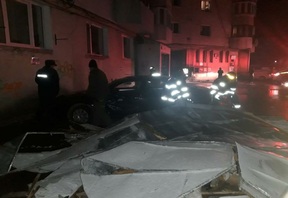 Codul portocaliu de vânt puternic face ravagii la Suceava - FOTO