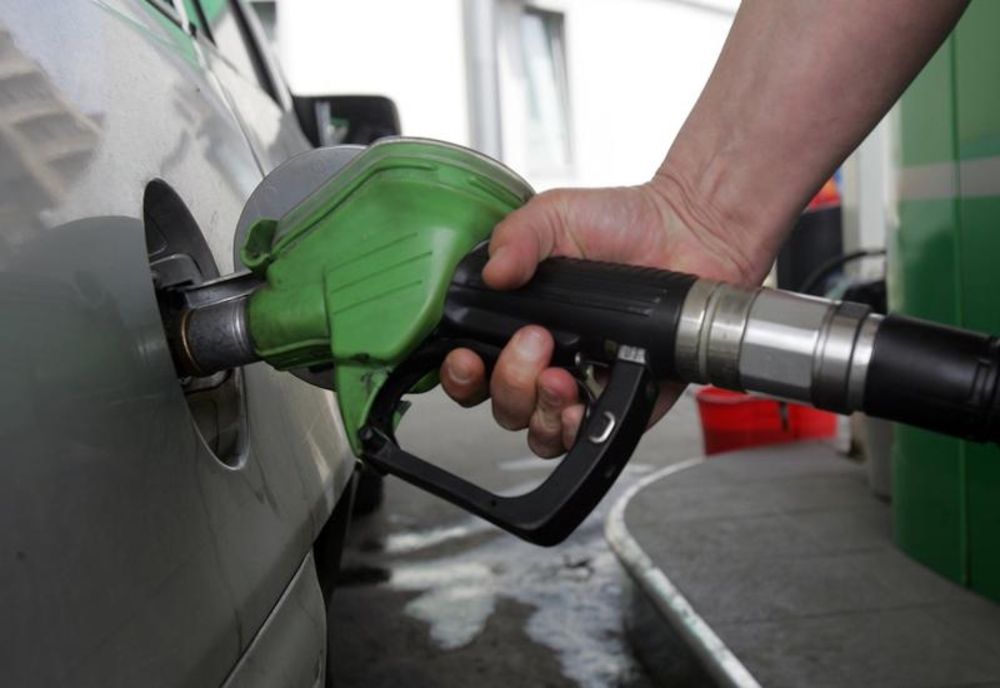 Plafonare carburanți: Scade prețul benzinei și motorinei, timp de 3 luni - DECIZIA Guvernului