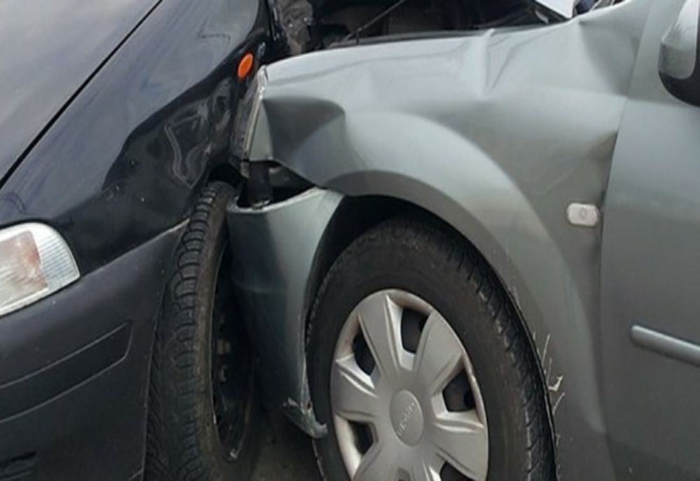 Carambol pe oun drum din județul Suceava. Două femei au suferit leziuni ușoare