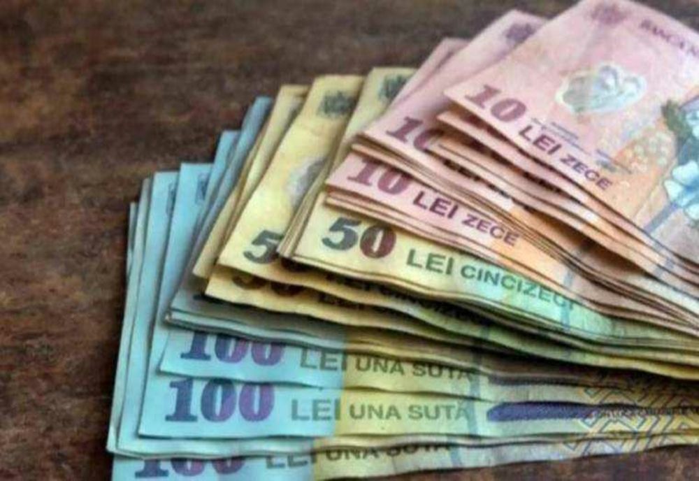 UNUL DIN TREI ROMÂNI A PIERDUT BANI DUPĂ CE A URMAT SFATURI FINANCIARE NEVERIFICATE DIN MEDIUL ONLINE