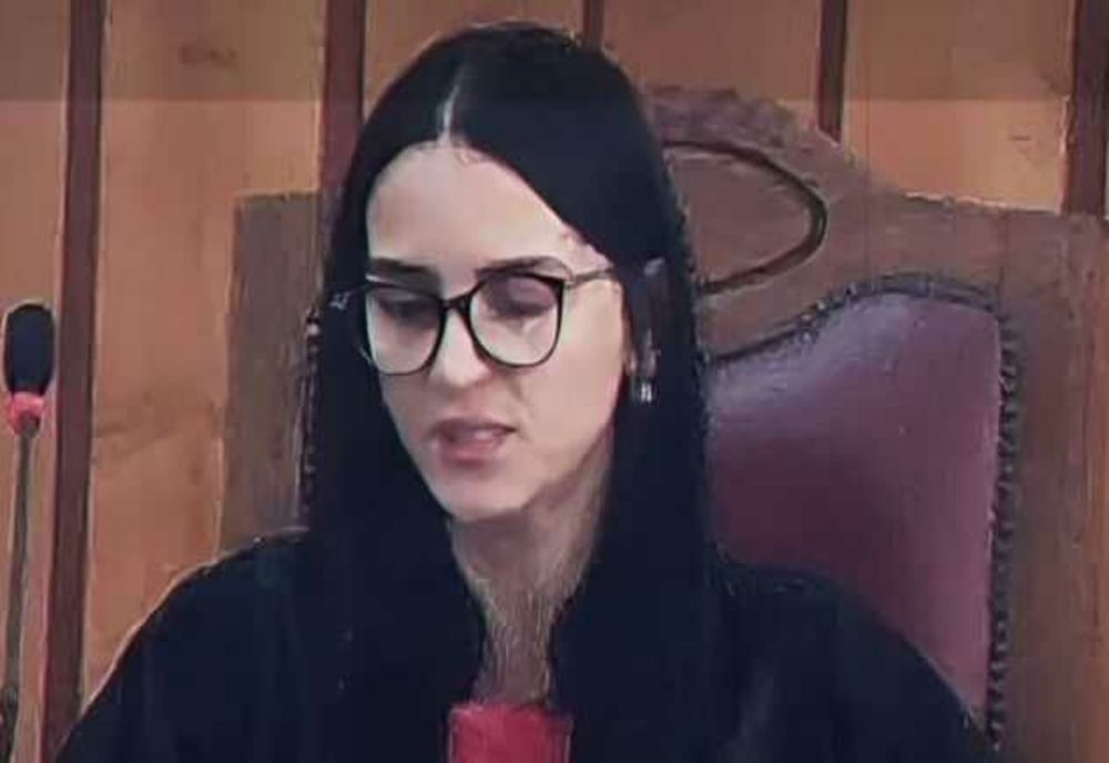 JUDECĂTOAREA ACUZATĂ CĂ SE DROGA ÎMPREUNĂ CU INFRACTORII A DAT ÎN JUDECATĂ TRIBUNALUL SUCEAVA
