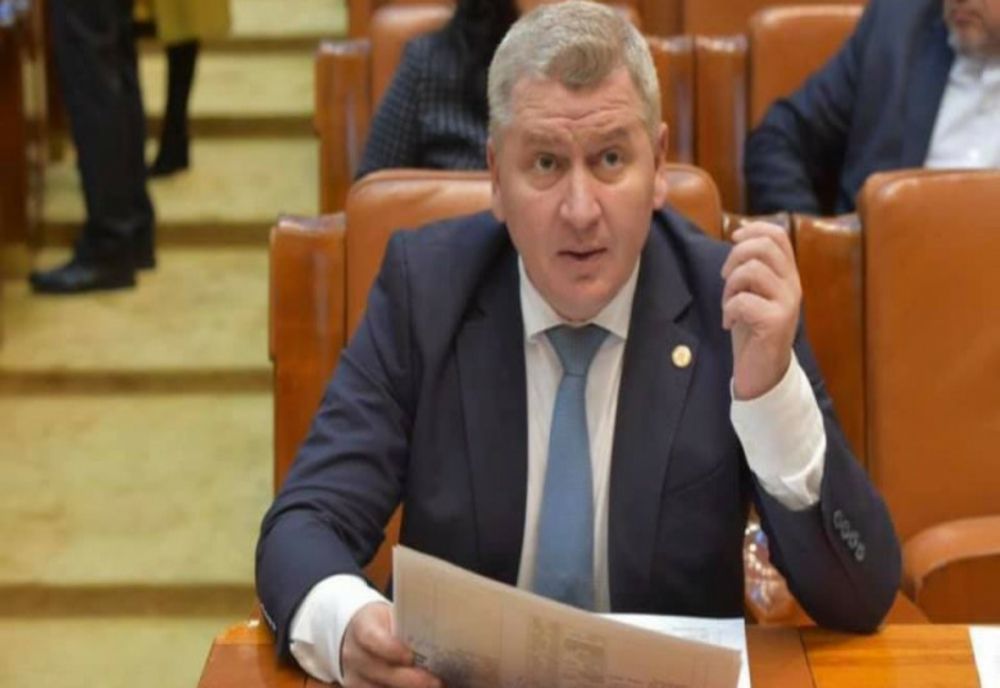 SCENARIUL LUI FLORIN ROMAN: PONTA VA FI PREMIERUL LUI CIOLACU. ”VICTORAȘ, PROBABIL ÎL DUCI ȘI TU PE CIOLACU LA PIERZANIE”
