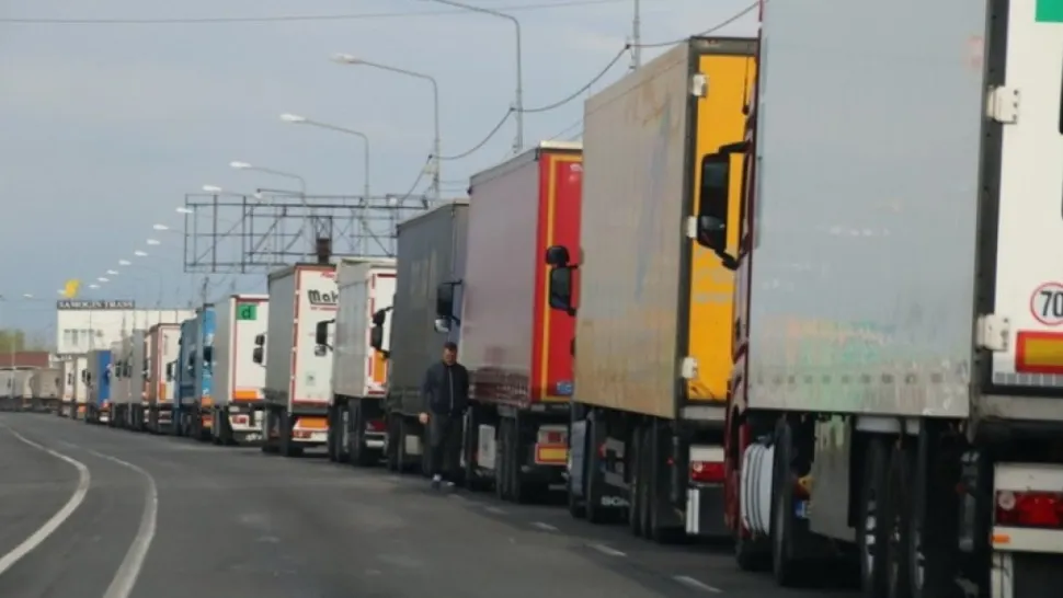 Cod roșu de caniculă. Restricții de circulație pentru vehiculele de mare tonaj în mai multe județe 