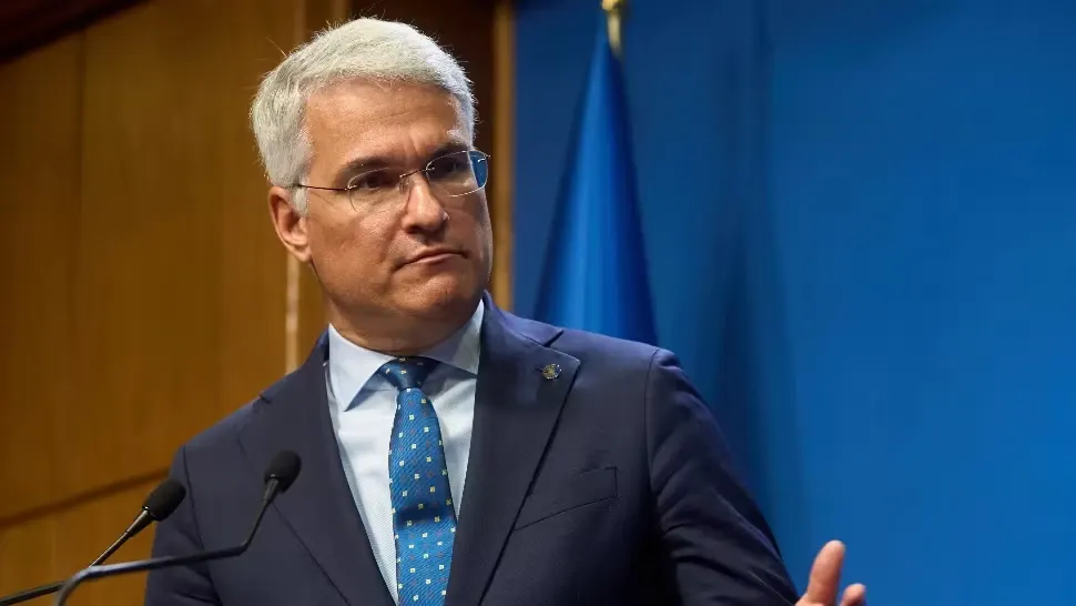 Marea amăgire din legea salarizării: cum a promis ministrul Muncii că nu va scădea niciun venit, deși noul proiect taie banii angajaților