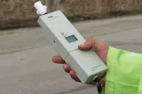 Mamă din Rădăuți, cercetată după ce a condus băută cu copilul în mașină