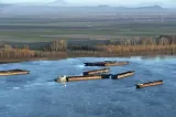 Ungaria va scufunda două barje în Dunăre pentru a menţine în funcţiune centrala nucleară Paks