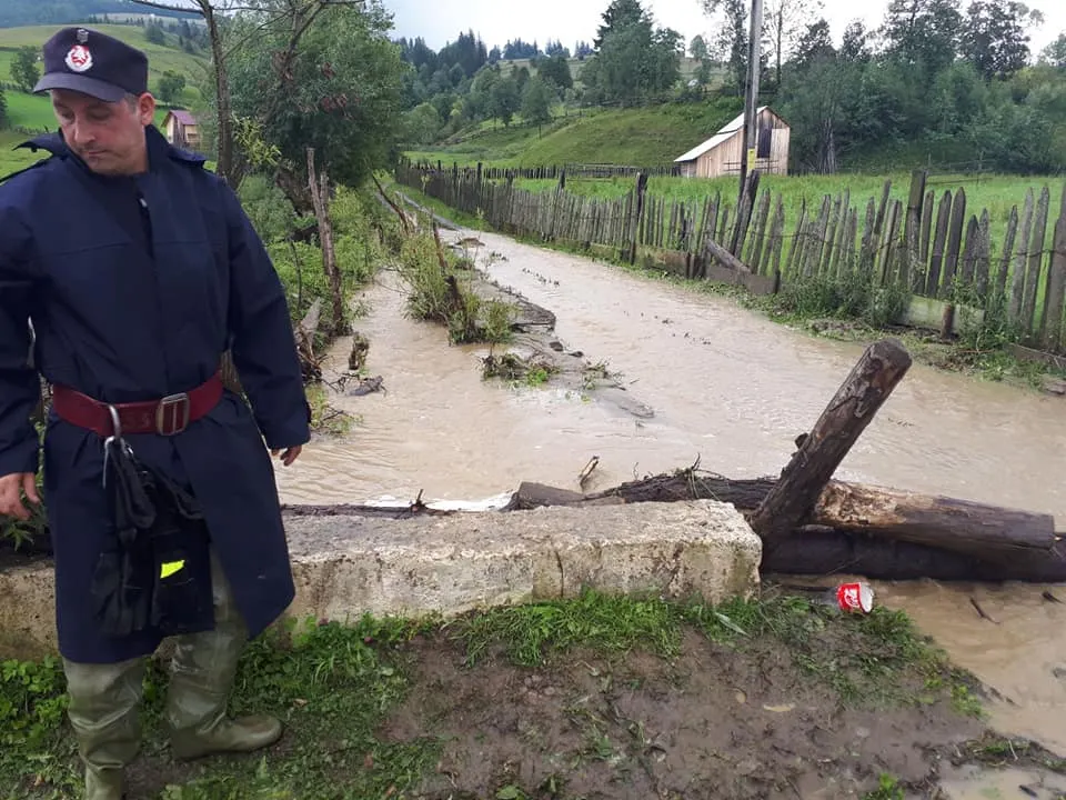 curti inundate Vatra Moldoviței