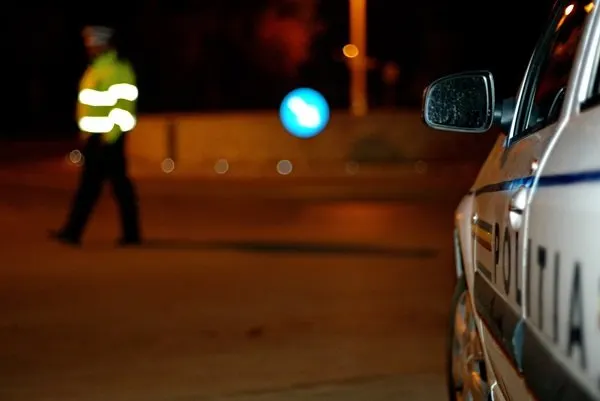 Dornești. Un bărbat a încredințat autoutilitara fiicei sale fără permis
