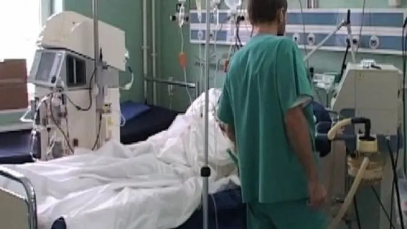 bătrână la spital