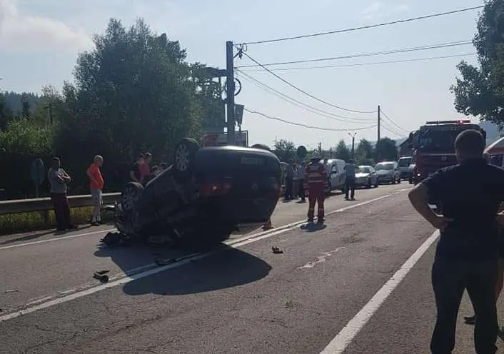 mașină răsturnată Frasin, sursă foto Ovi Gi
