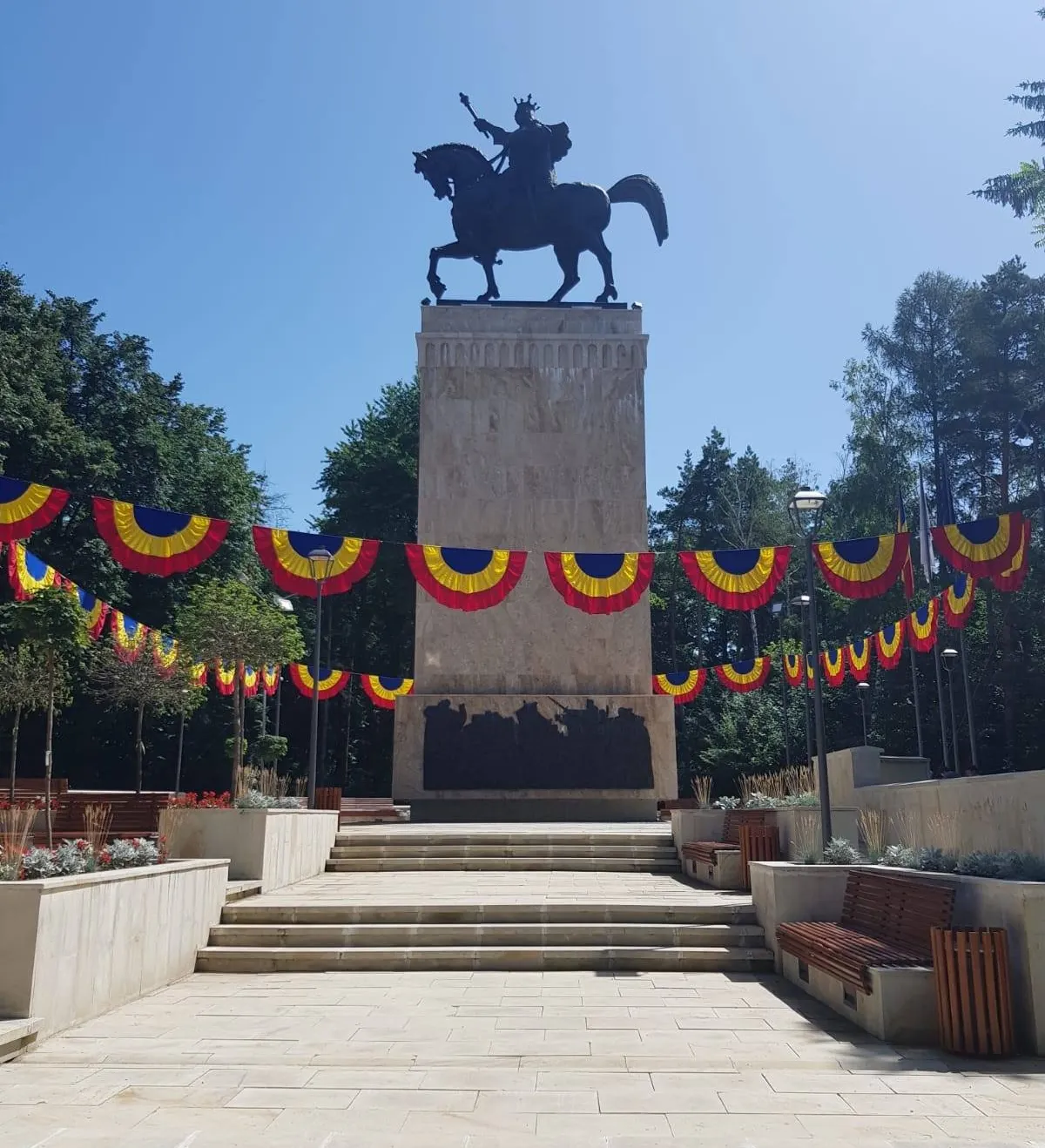statuie-stefan-cel-mare-suceava