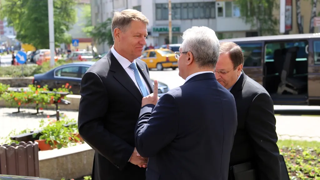 iohannis-lungu-flutur