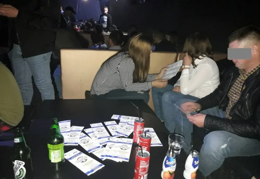 Razii în discotecile din Liteni și Vicovu de Sus. Sancțiuni drastice aplicate de polițiști